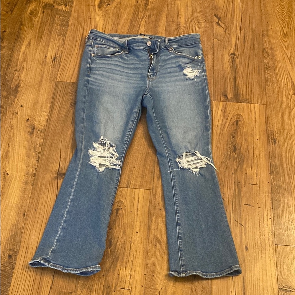 American Eagle Women’s Distressed Jeans